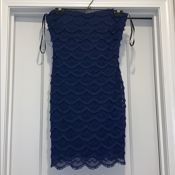 GUESS Size 6 scalloped lace navy strapless dress - Picture 2 of 4